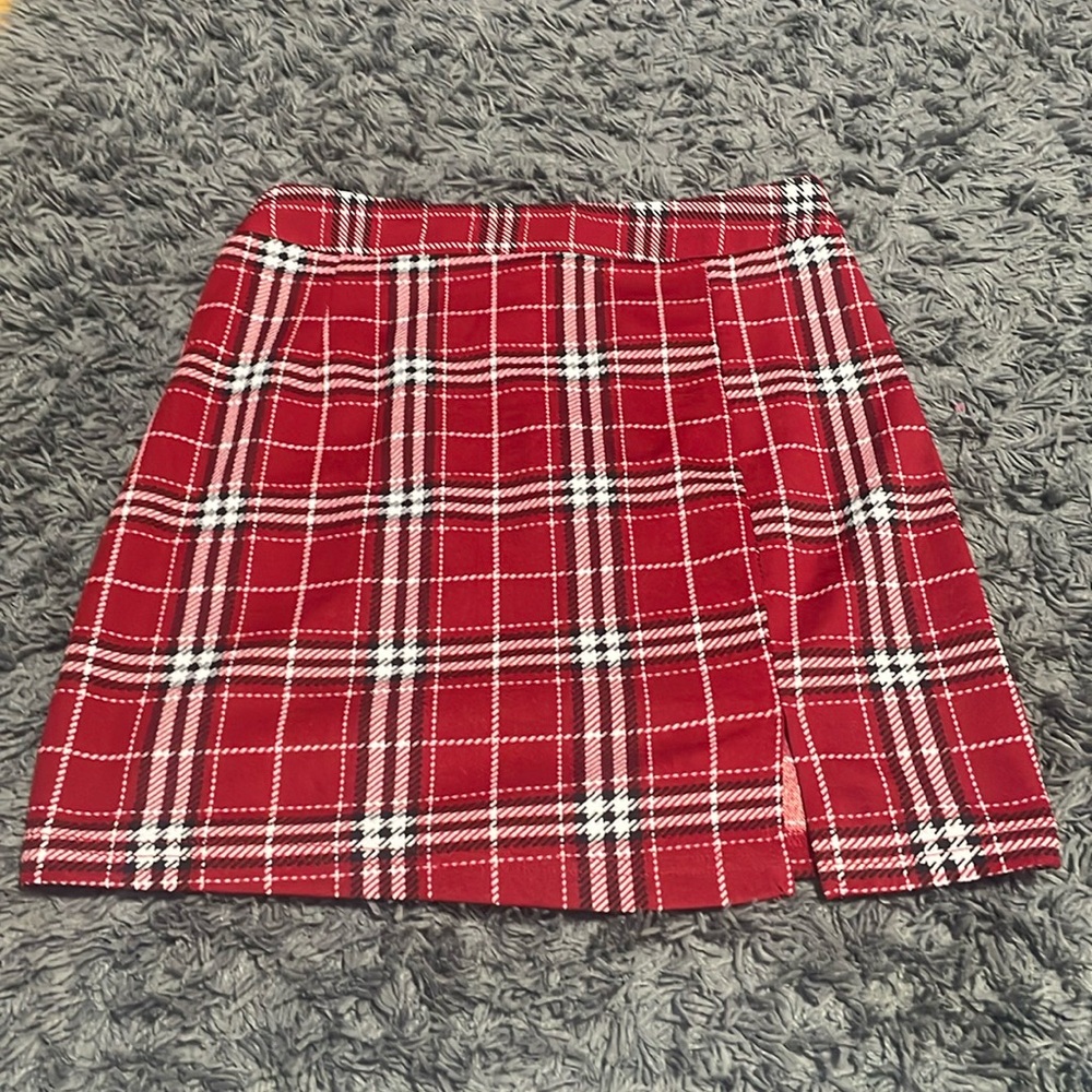 plaid red skirt